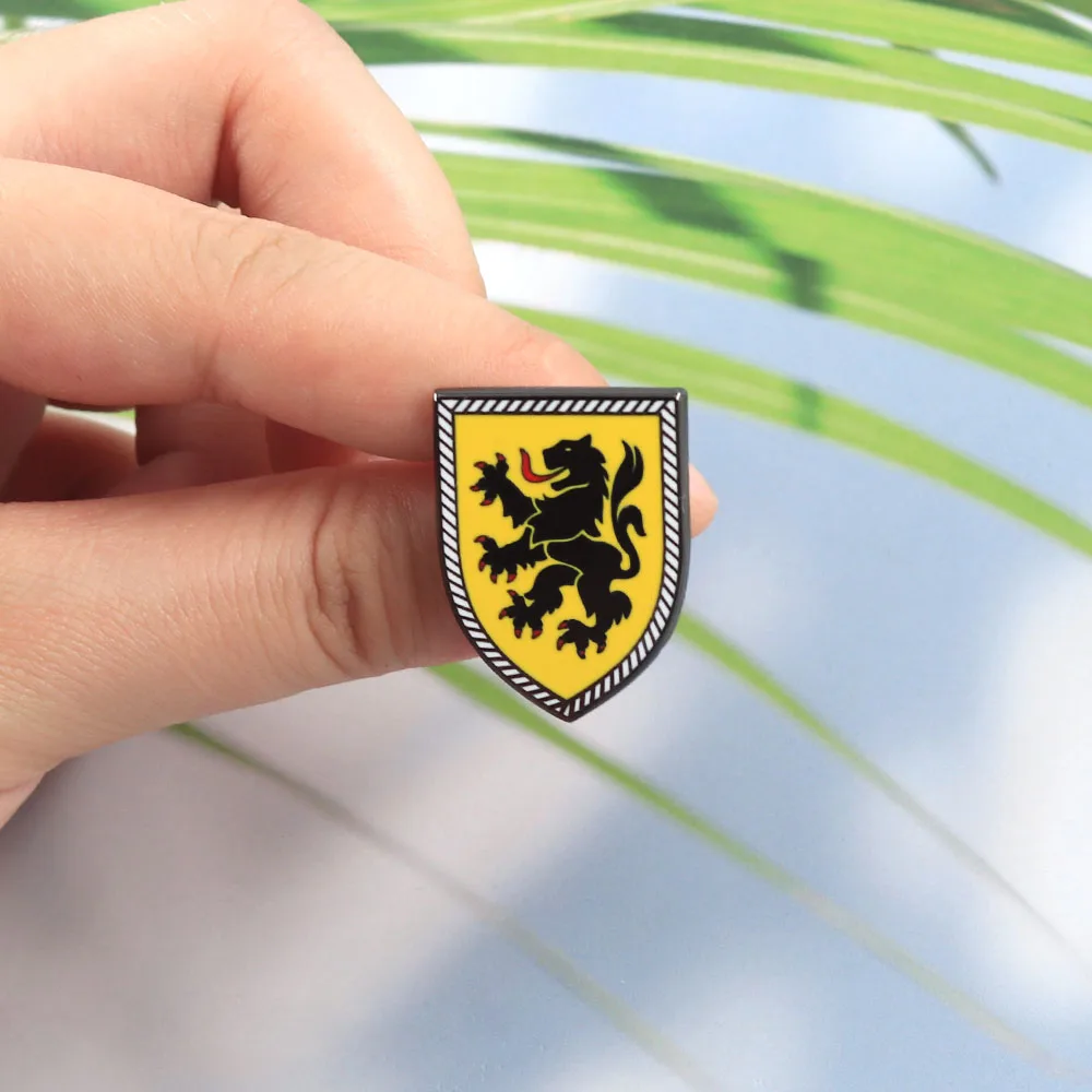 Flämischer Löwe Emaille-Pin Flandern Belgien Wappen-Brosche Deutscher Schwarzer Löwe auf Gelbem Schild Metall-Abzeichen Heraldischer Schmuck Geschenk – Detail 4