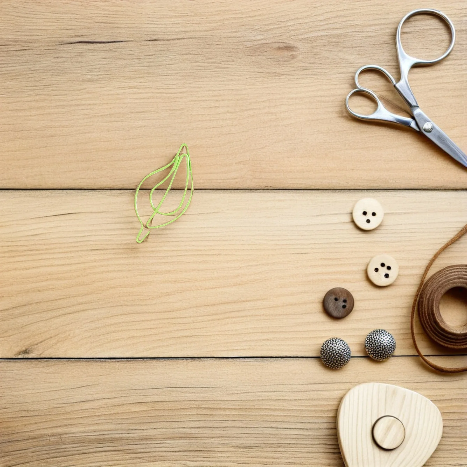 

30pcs Creative Paper Clips Leaf Shaped Metal Small Document Clips For Office School Home Study Use Practical Stationery Supply