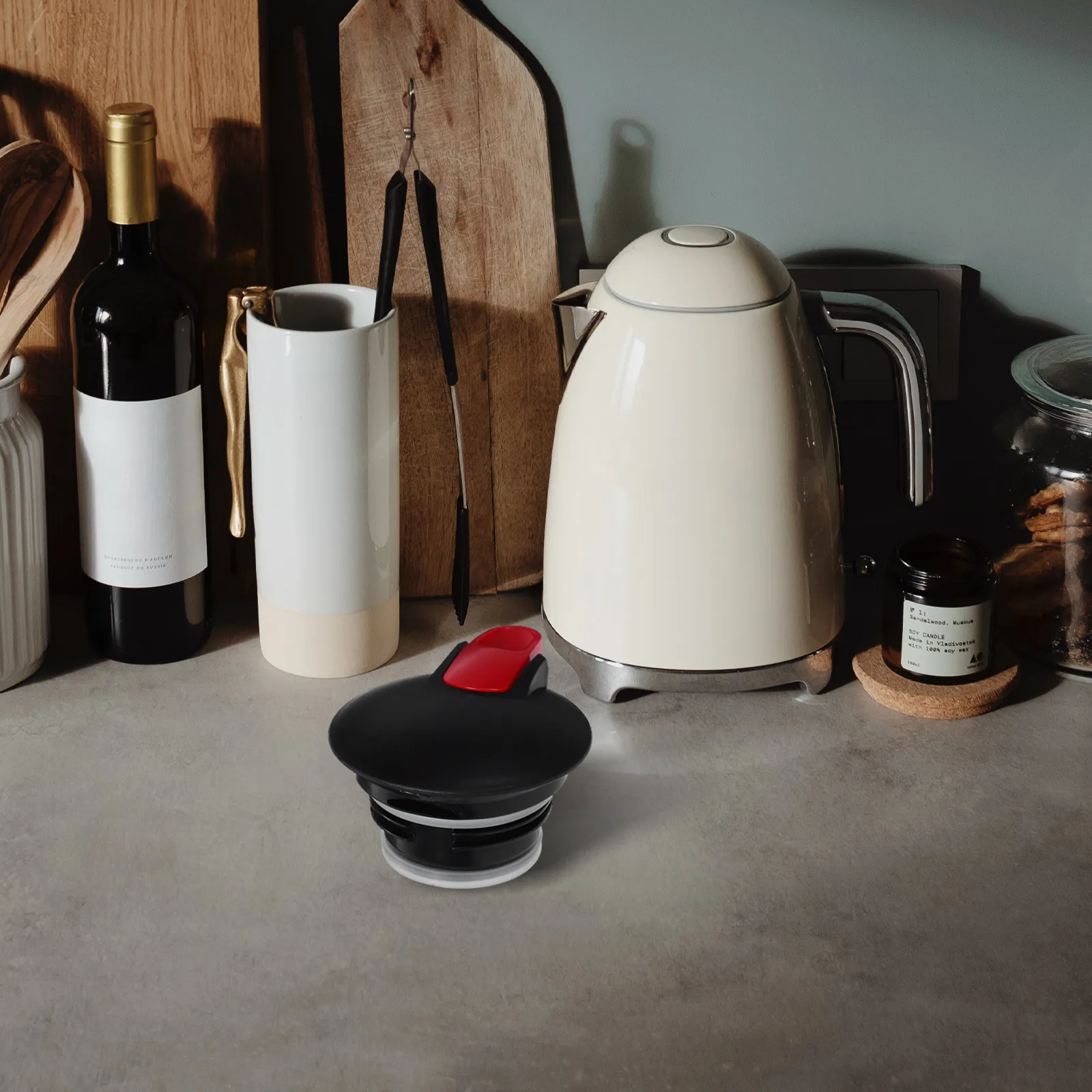 Black and Red Coffee Carafe Lid Replacement for Thermal Coffee Pot Secure Tight Seal Heat Resistant PP Material Kitchen