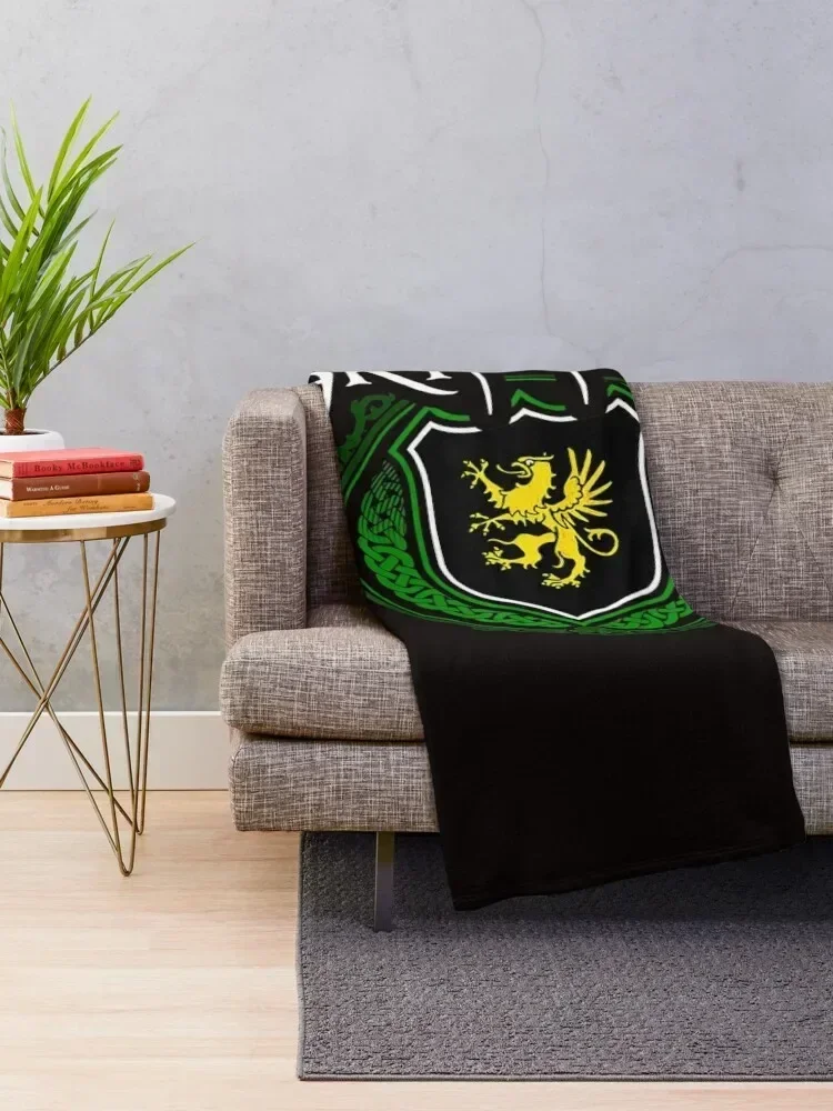 Griffin Surname Irish Last Name Griffin family crest T shirt Throw Blanket Heavy for babies Luxury Brand Sofas Blankets