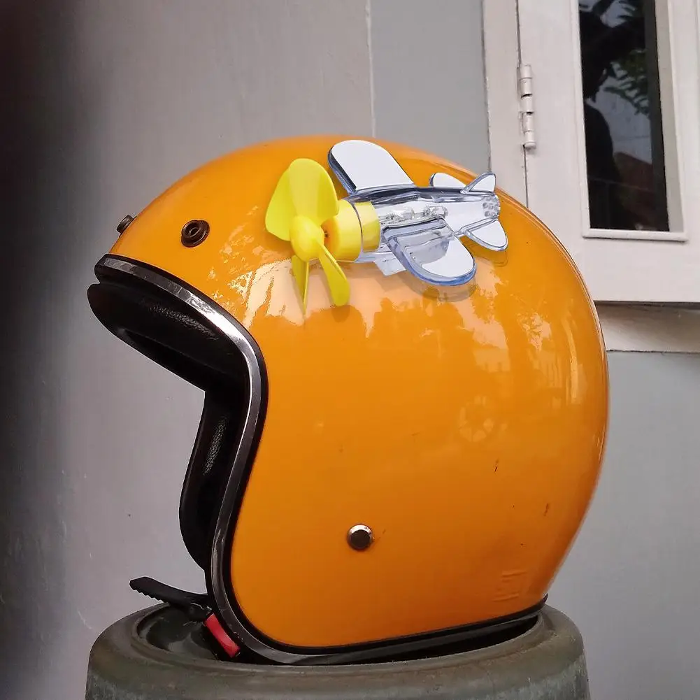 Elektrische fiets motorfiets decoratie windenergie lichtgevend klein vliegtuig fiets auto fietshelm windenergie klein vliegtuig decor