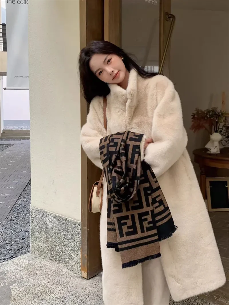 Long Fur Coat For Women Made Of Mink Fur And Environmentally Friendly Fimitating Mfur The Fur Is Thick Loose With a Stand Up Col