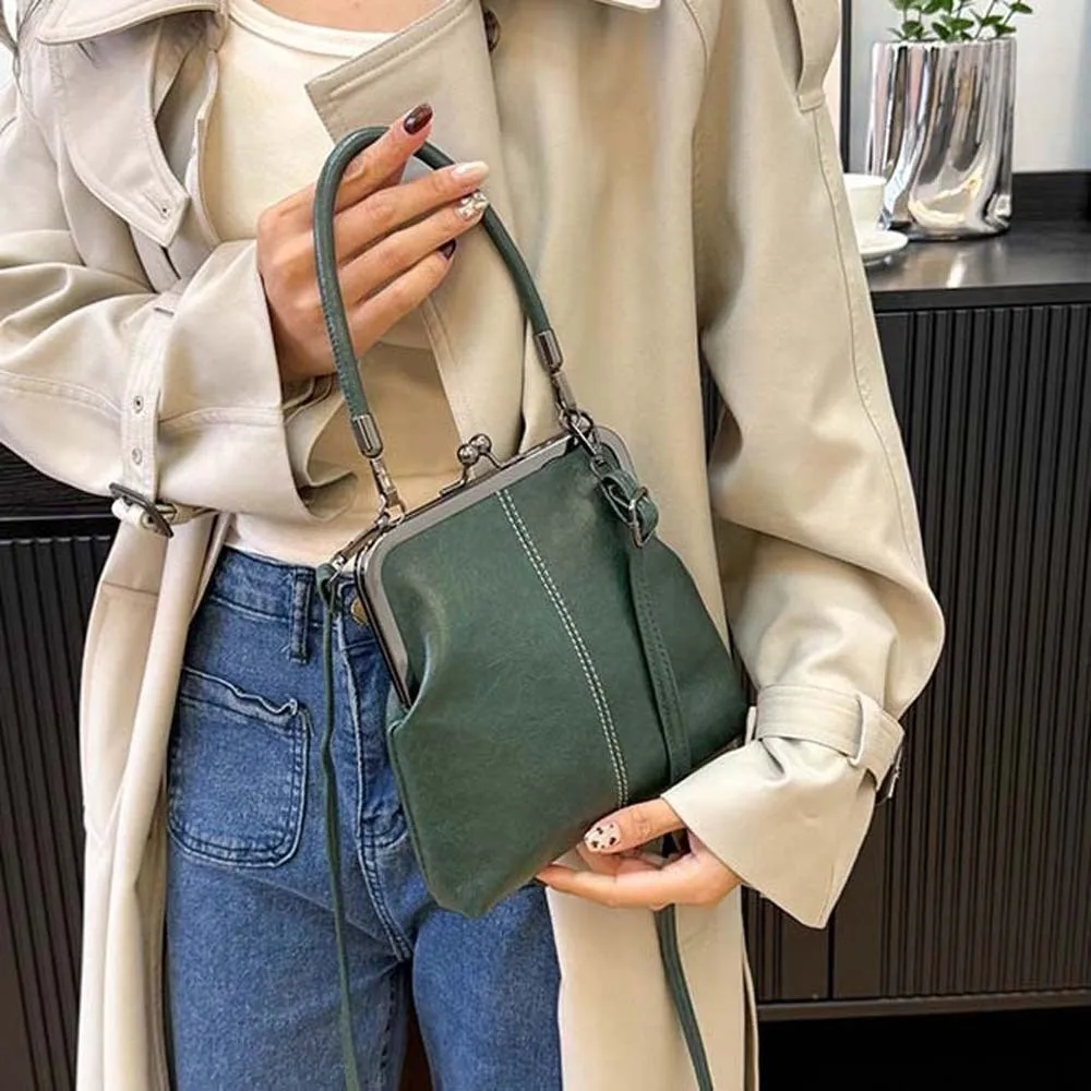 

Elegant Kiss Lock Shoulder Bag PU Leather Large Capacity Chinese Style Crossbody Bag Solid Color Anti-splash Water