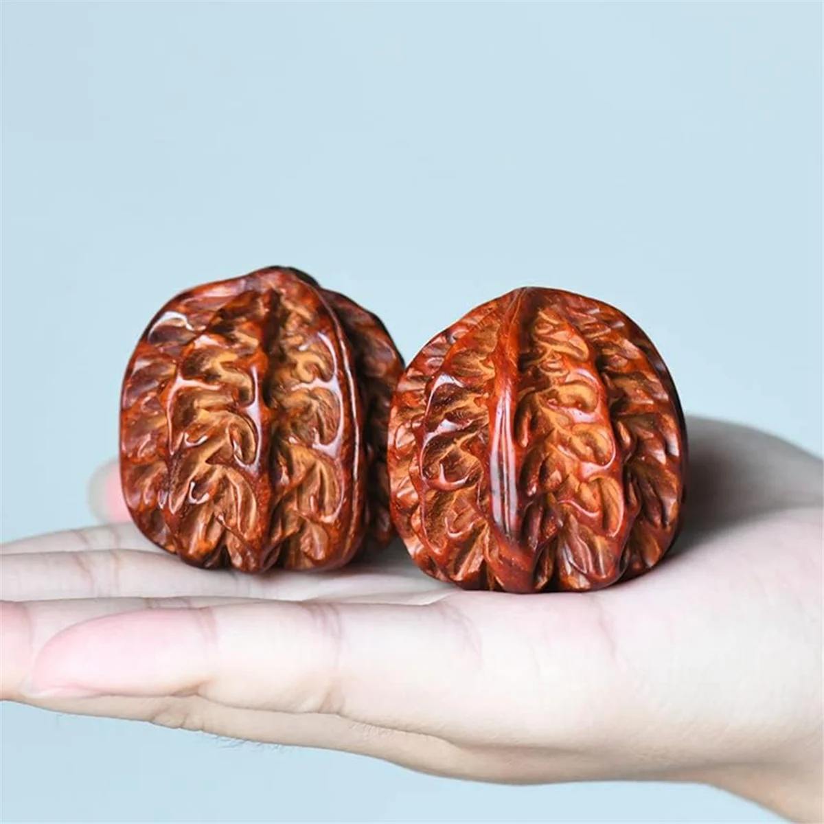 2PCS Small Leaf Red Sandalwood Old Material Carved Walnut Health Care Golfer Play Piece Pendant Handicraft