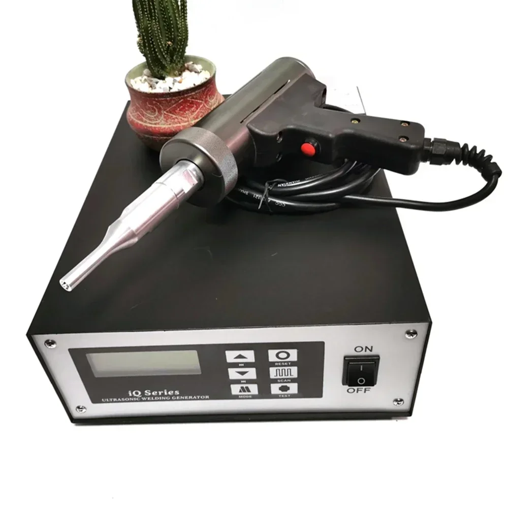 

NEW 20khz/28khz/35Khz/40khz Handheld Type Ultrasonic Spot Welder And Titanium Horn For Plastic Welding