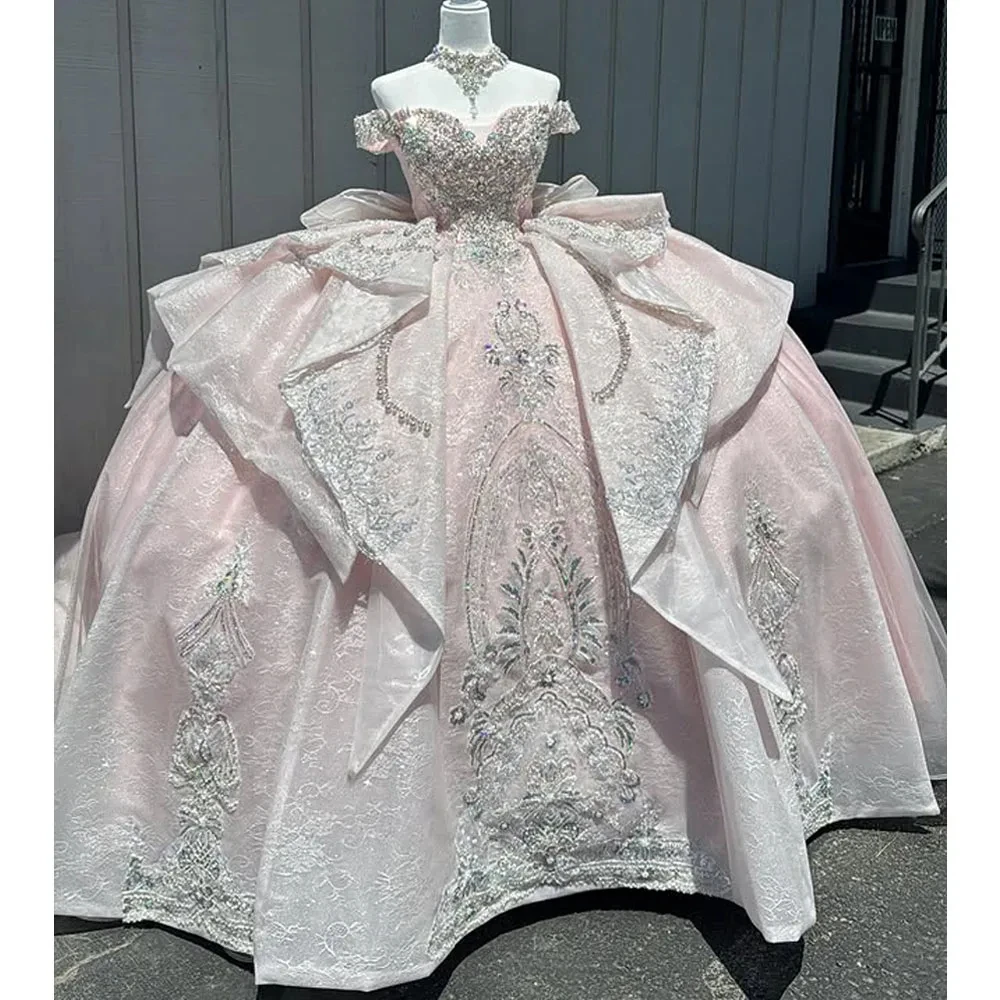 فساتين Charro Quinceanera الوردية ثوب الكرة قبالة الكتف يزين مطرز المكسيكي الحلو 16 فساتين 15 Anos مخصصة #1