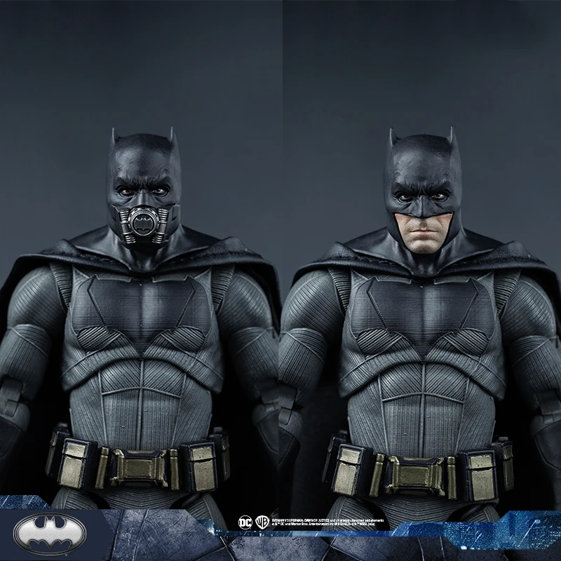 DC Batman Fondjoy Batman Movie Character Model Light Armor Big Batman 1/9 Figurki akcji 19 cm Zbieraj ozdoby Prezenty dla chłopców