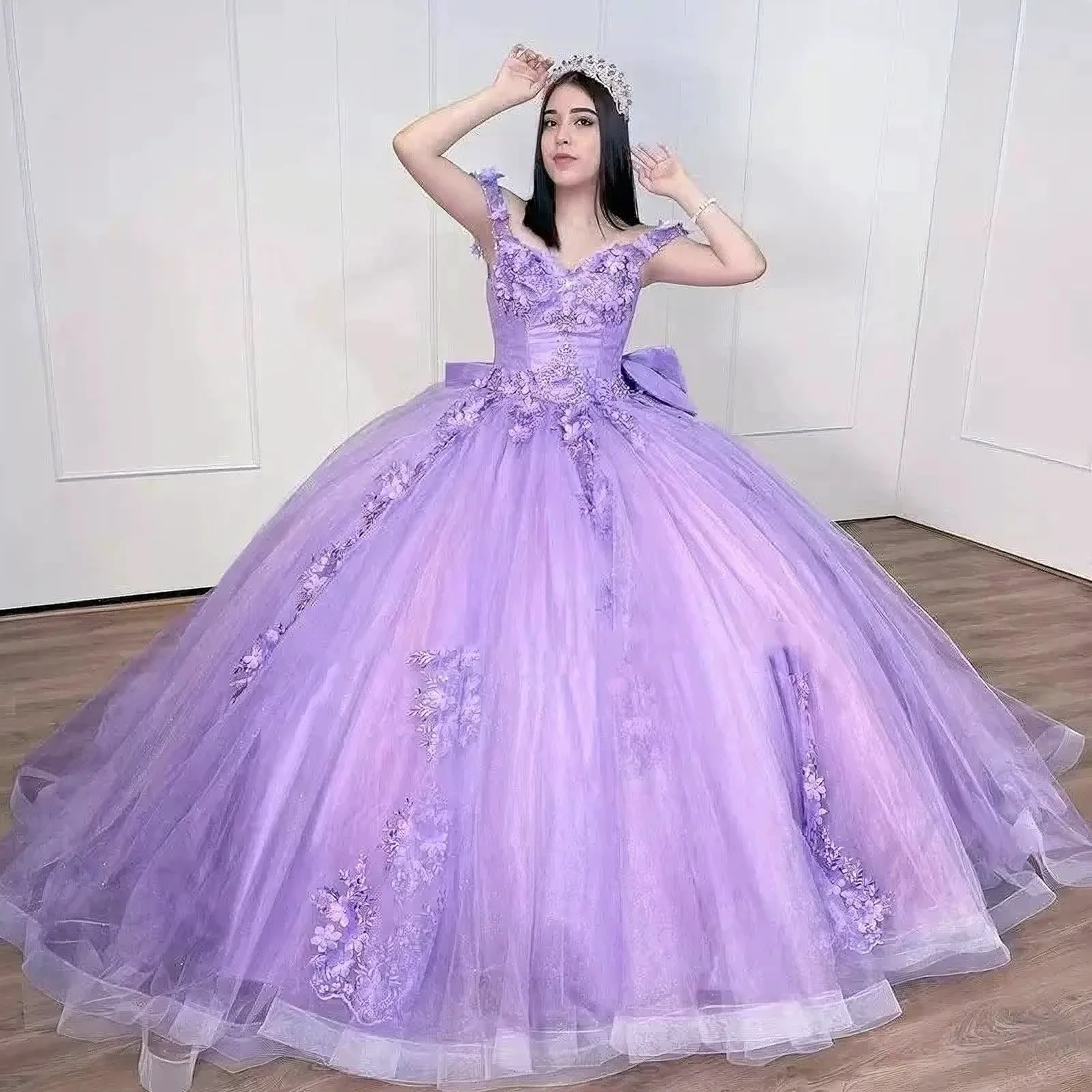 Suknia balowa Quinceanera sukienki liliowe 3D aplikacje kwiatowe kopciuszka 16 suknie księżniczki z duża kokarda przedsionkami 15 Anos