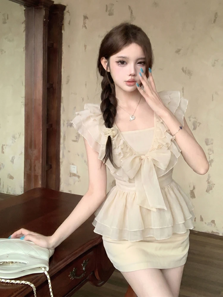 

Elegant Gentle Style Square Collar Ruffle Hem Waist-Cinching Versatile Asymmetrical Top with Halter Neck Half Skirt Pants Set