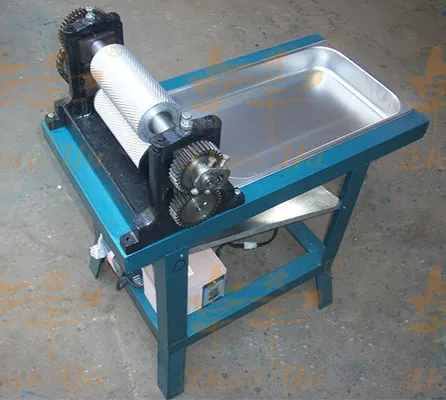 Production of Manual  Automatic Comb for New Beeswax Basic Roller