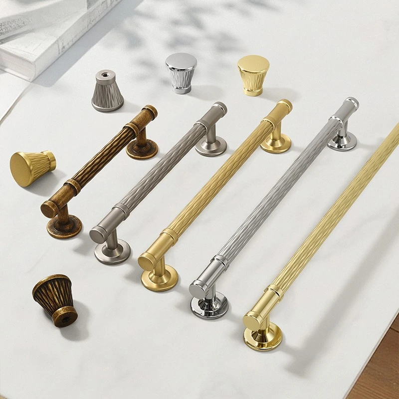 

Light-luxury cabinet handle, vintage single-hole small pull for wardrobe, kitchen cabinet, or drawer premium furniture hardware