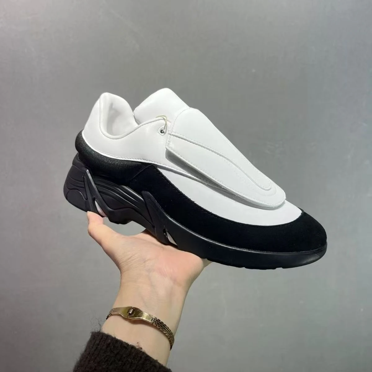 

Unisex Chunky Low Top Sneakers Black White Luxury Designer Comfortable Versatile Couple Shoes Elevated Street Style Casual Shoes