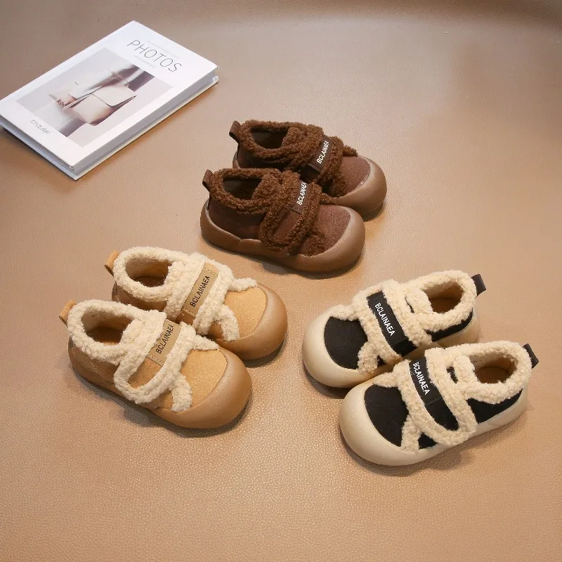 

Новинка 2023 года, детская хлопковая обувь, зимняя новая стильная зимняя обувь для мальчиков, меховая обувь для девочек с толстым бархатом, теплая плоская обувь