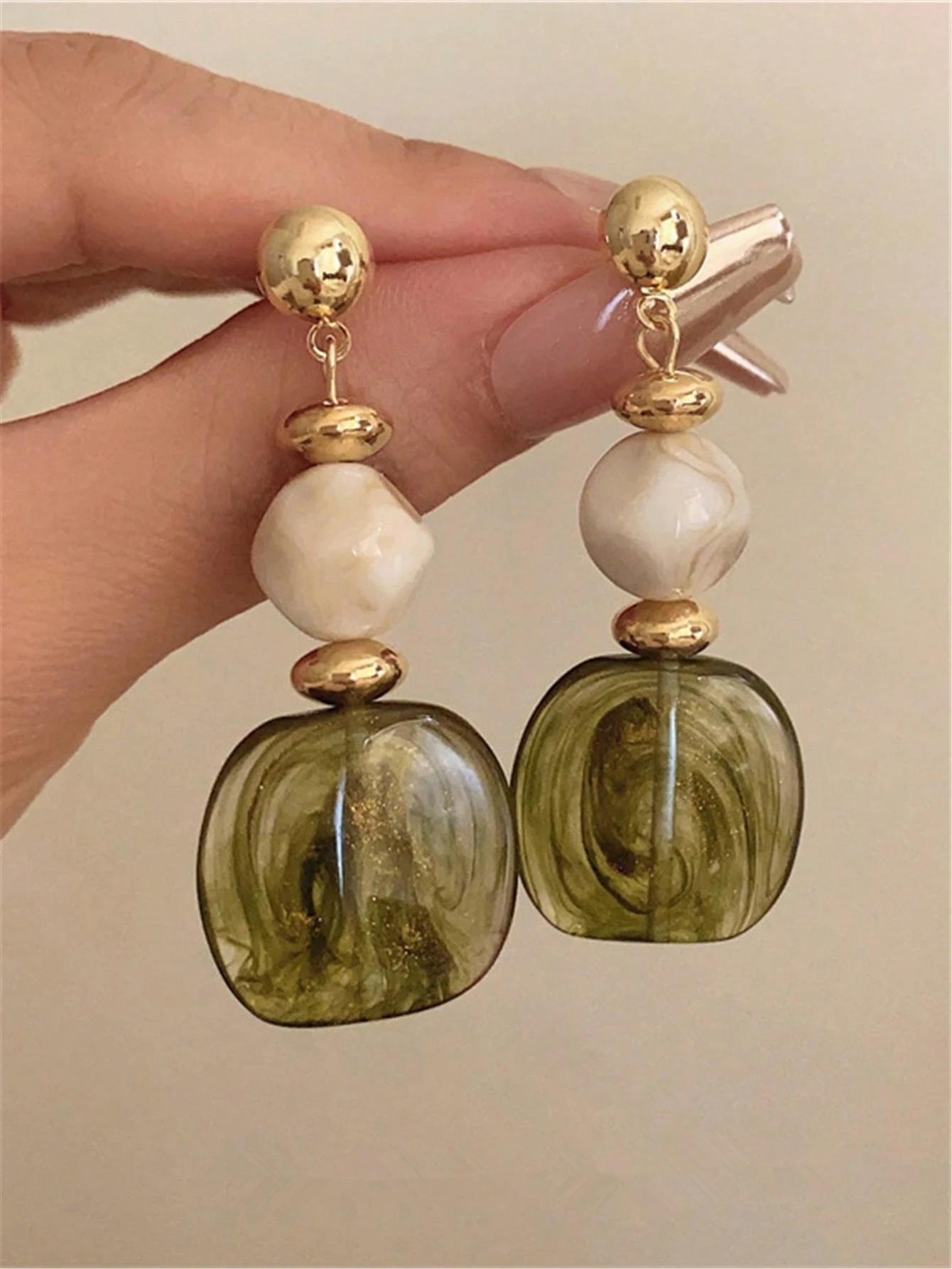 1 Pair Vintage Asymmetrical Tie Dye Acrylic Long Pendant Earrings For Women, European And American Style, Suitable For Party,
