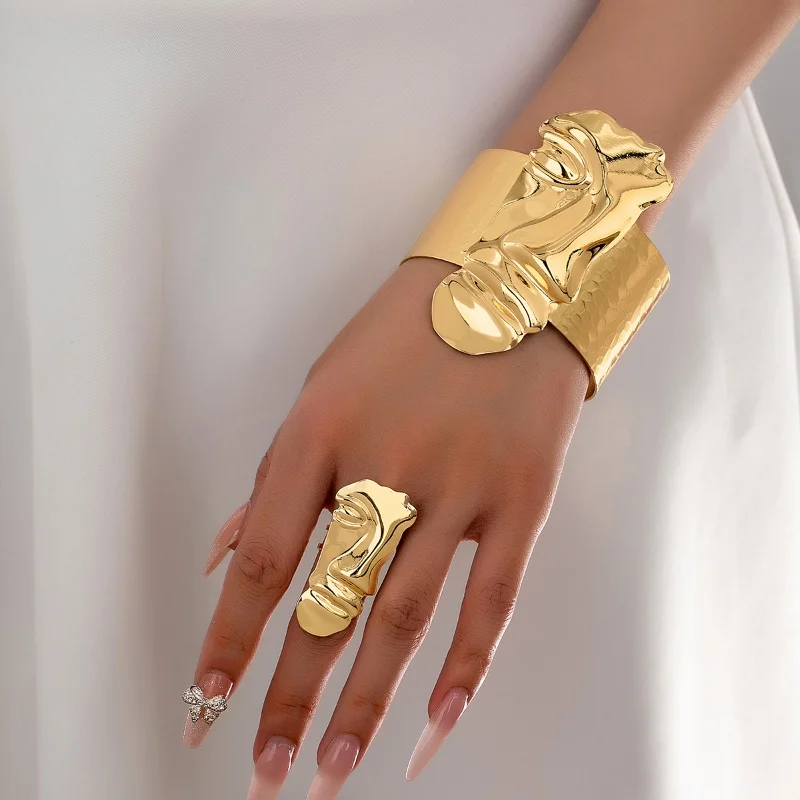 

Luxury Jewelry Kit Women's Bracelet Finger Ring Hyperbole Artistic Face Design Girls Fashion Party Jewelry Gifts