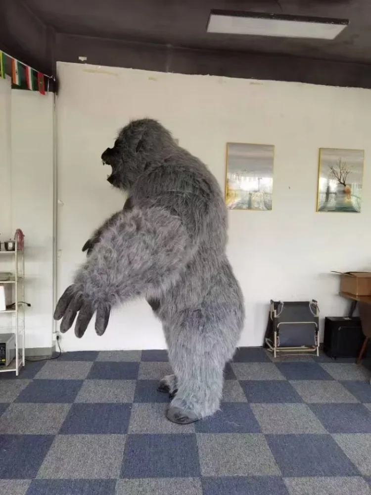 Costume da gorilla gonfiabile della vita reale Vestito completo della mascotte Gigante Pelliccia per adulti Gorilla Vestito operato da cosplay per eventi Festa senza batteria