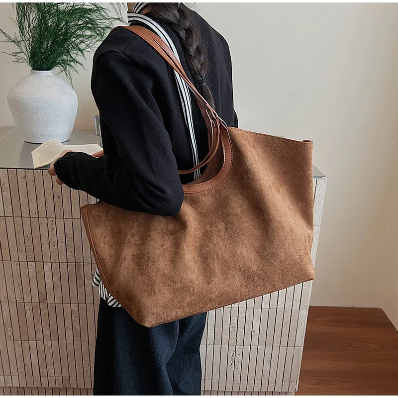 

Fashion Ladies Tote Bag Versatile Large Capacity Commuter Shoulder Bag New Imitation Suede Armpit Handbag New Elegant Coin Purse