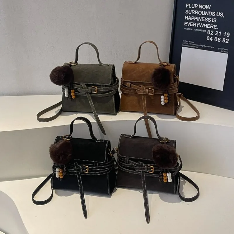 

Unique Glamorous Handbag One Shoulder Office Commuting Work Trip Exquisite Fashionable Chic Effortless Dainty Elegant