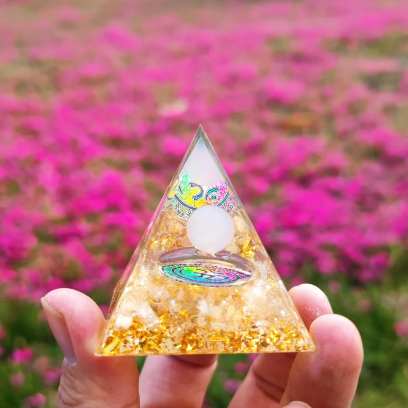 Ogen Energy Crystal Ball Gravel Pyramid Home Crafts Resin Decorations Desktop Decoration Dream Come True