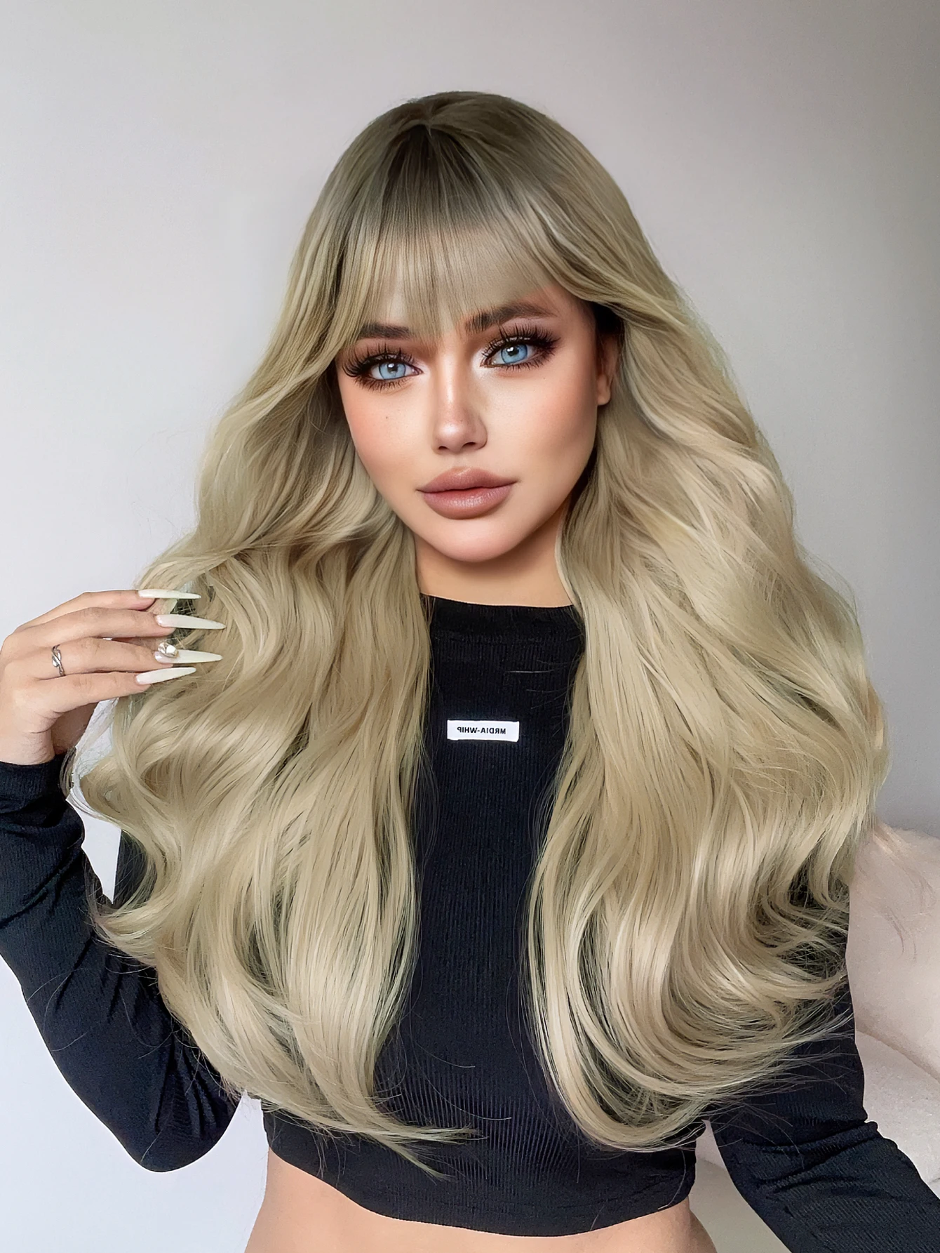 26Inch Flaxen Color Synthetic Wigs with Bangs Long Natural Wavy Hair Wig for Women Daily Use Cosplay Drag Queen Heat Resistant