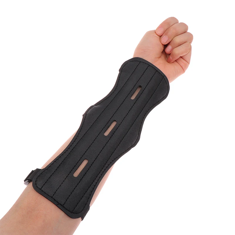 อุปกรณ์ป้องกันแขนสำหรับยิงธนู ทำจากหนัง 3 สายรัด ป้องกันแขน ปรับได้ ปลอดภัย สำหรับการล่าสัตว์ ยิงธนู และฝึกซ้อม