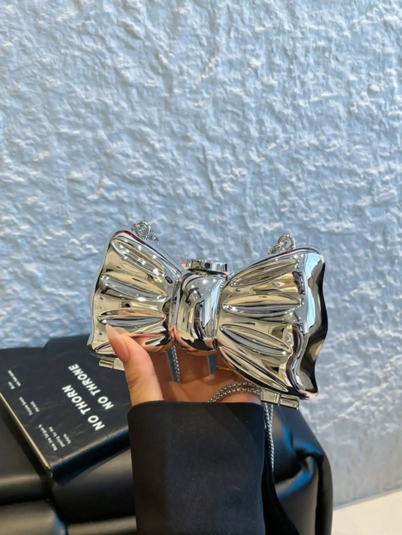 

Миниатюрная серебряная металлическая сумочка-клатч с цепочкой для вечерних мероприятий