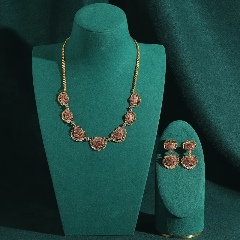 

Vintage Jellyfish Pink Jewelry Set Seven Heart Shaped Rhinestones For Woman High Quality Luxury Brands Gold Color Chain Necklace