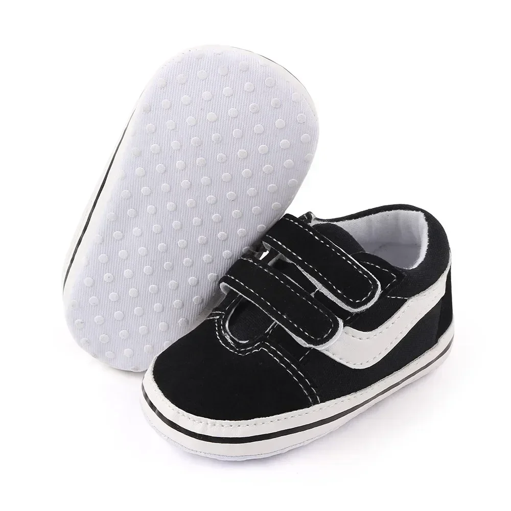 Chaussures classiques noires pour bébés garçons, chaussures de sol antidérapantes, chaussures de marche pour tout-petits, baskets décontractées en toile à semelle souple, taille 0-18M