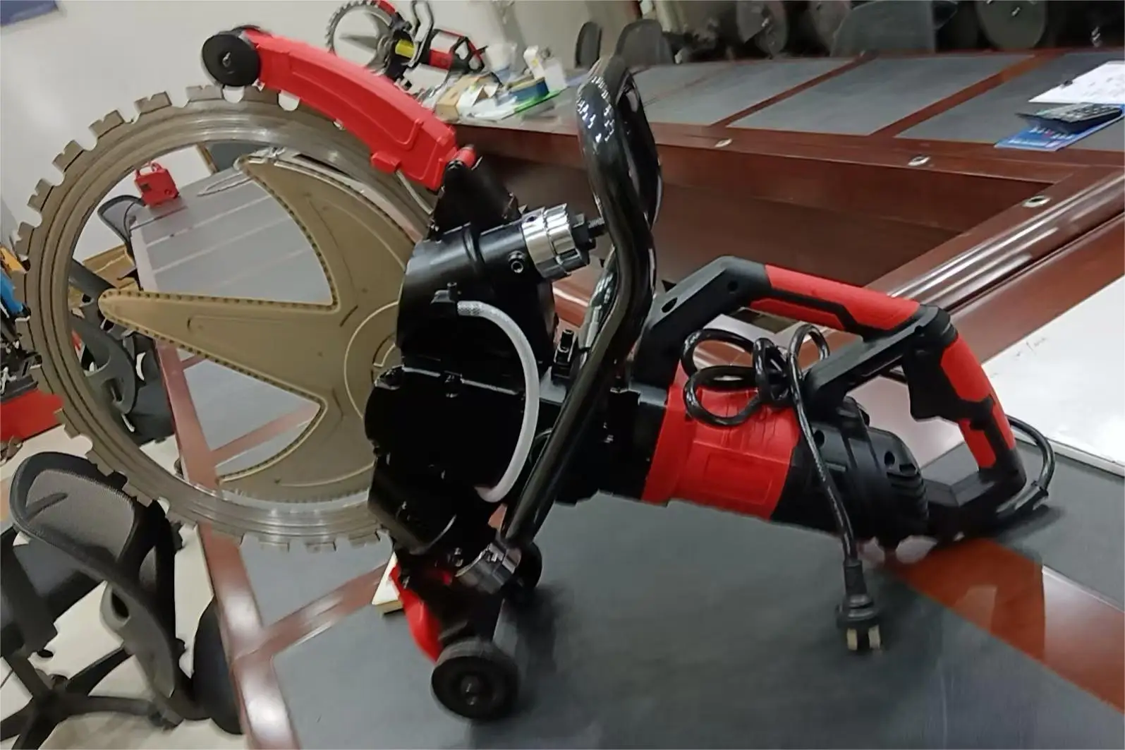 3,5 kW Hochgeschwindigkeits-Diamantringsäge 220 V OEM Fabrik Betonwand Nuten Schlitzmaschine