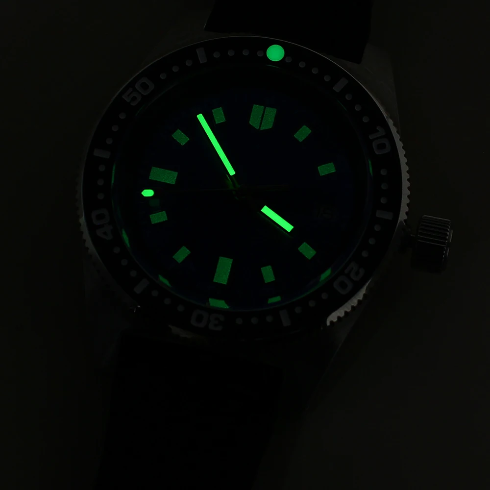 AR القبة الياقوت الزجاج YEJIAOLAN 40 مللي متر تعديل 62MAS NH35A التلقائي 300 متر الغوص الرجال ساعة الصلب الحافة الأخضر مضيئة تاريخ الهاتفي