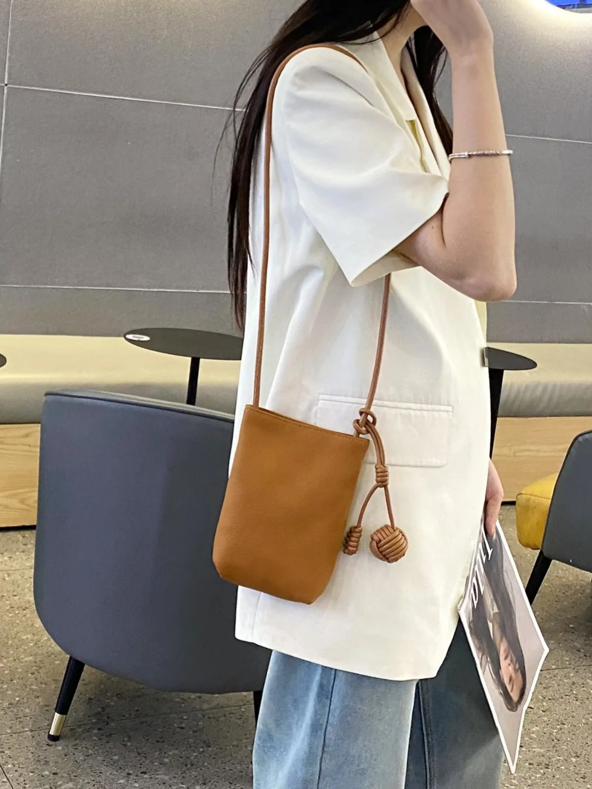 

Мини-сумка через плечо из натуральной кожи, сумка через плечо в европейском стиле, женская практичная сумка с карманом для карт, мягкая кожаная сумка для мобильного телефона