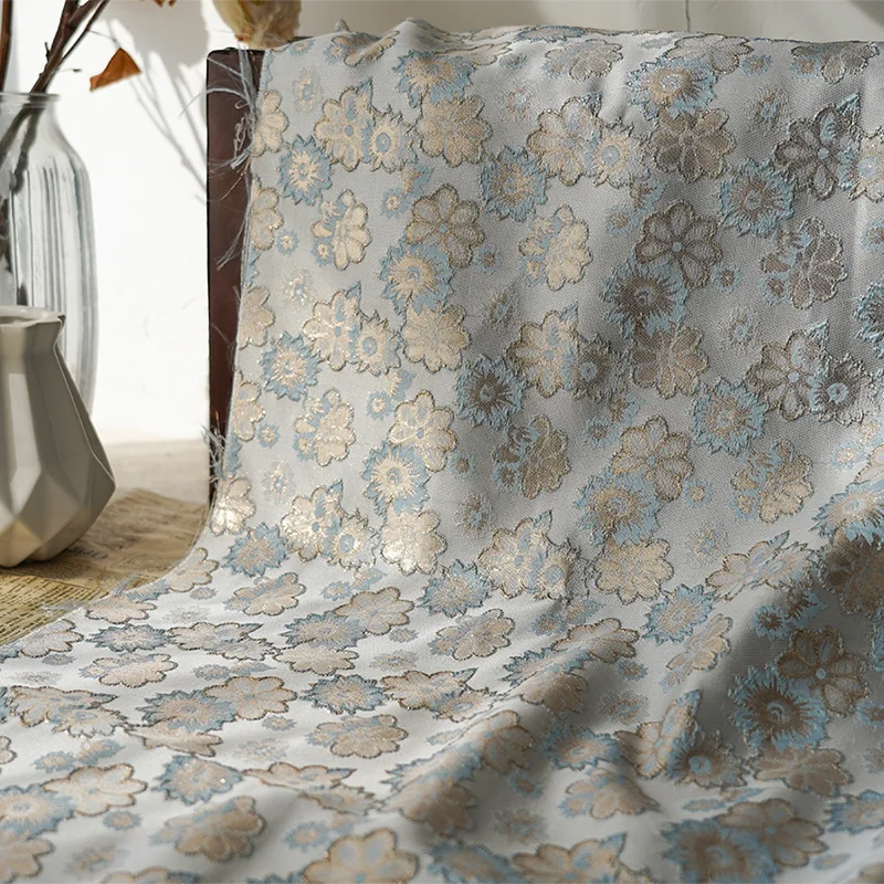 

Синий Золотой Цветочный Жаккардовый Ткань Цветочная Пряжа Окрашенная Маленькие Свежие Женские Платья Модные Сумки Обувь Дизайнерская Одежда Ткань DIY