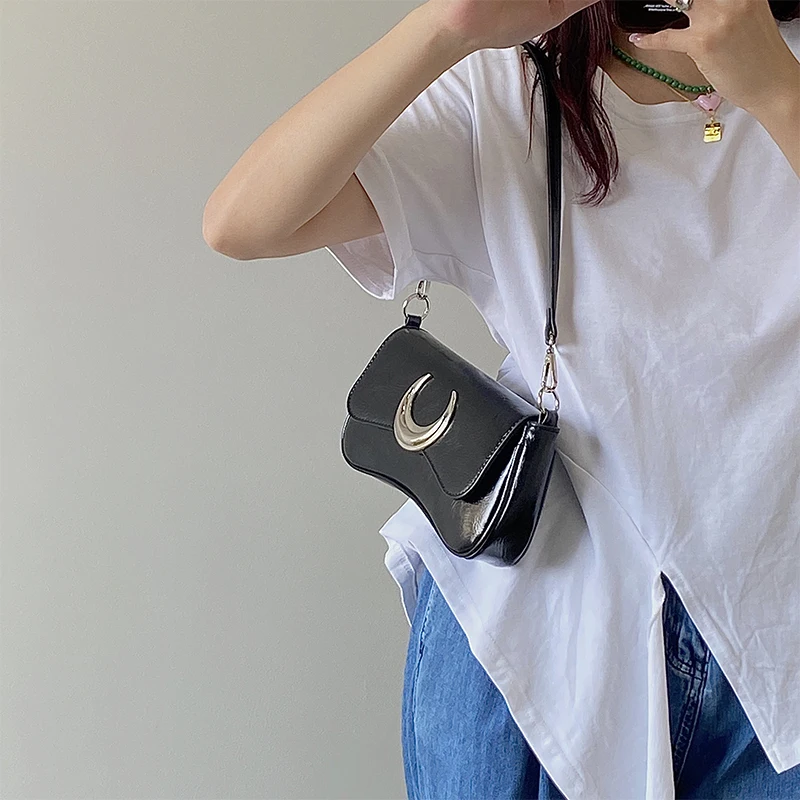 Y2k Cool Girls Black Shoulder Bags Moon Lock Women\'s Chain Underarm Bag Purse Handbags Fashion Female Small Messenger Bags