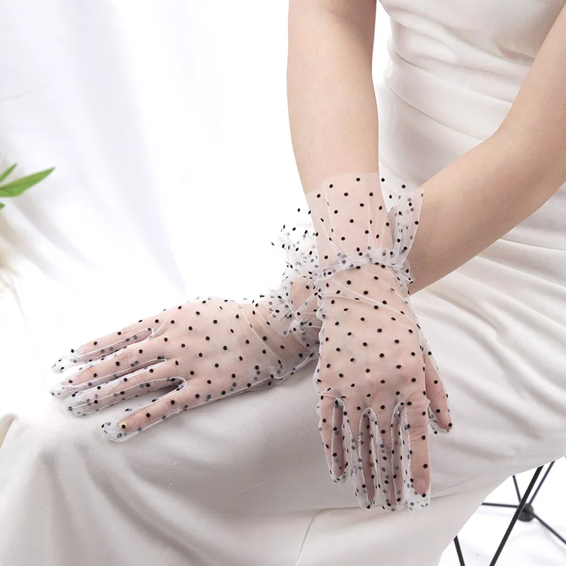 Elegant Ladies Dot Short Lace Gloves Sheer Fish Net White Prom Party Sexy Gloves Wrist Length Women Bride Mittens Driving Gloves