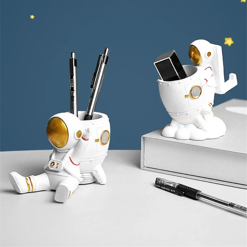 

New astronaut ornaments, children's room decorations, multifunctional pen holder, mobile phone holder