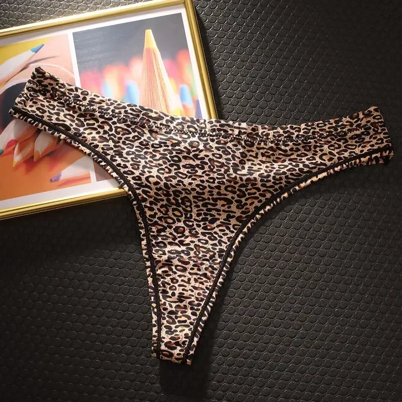 New sexy sexy women\'s underwear leopard print ice silk seamless thong briefs