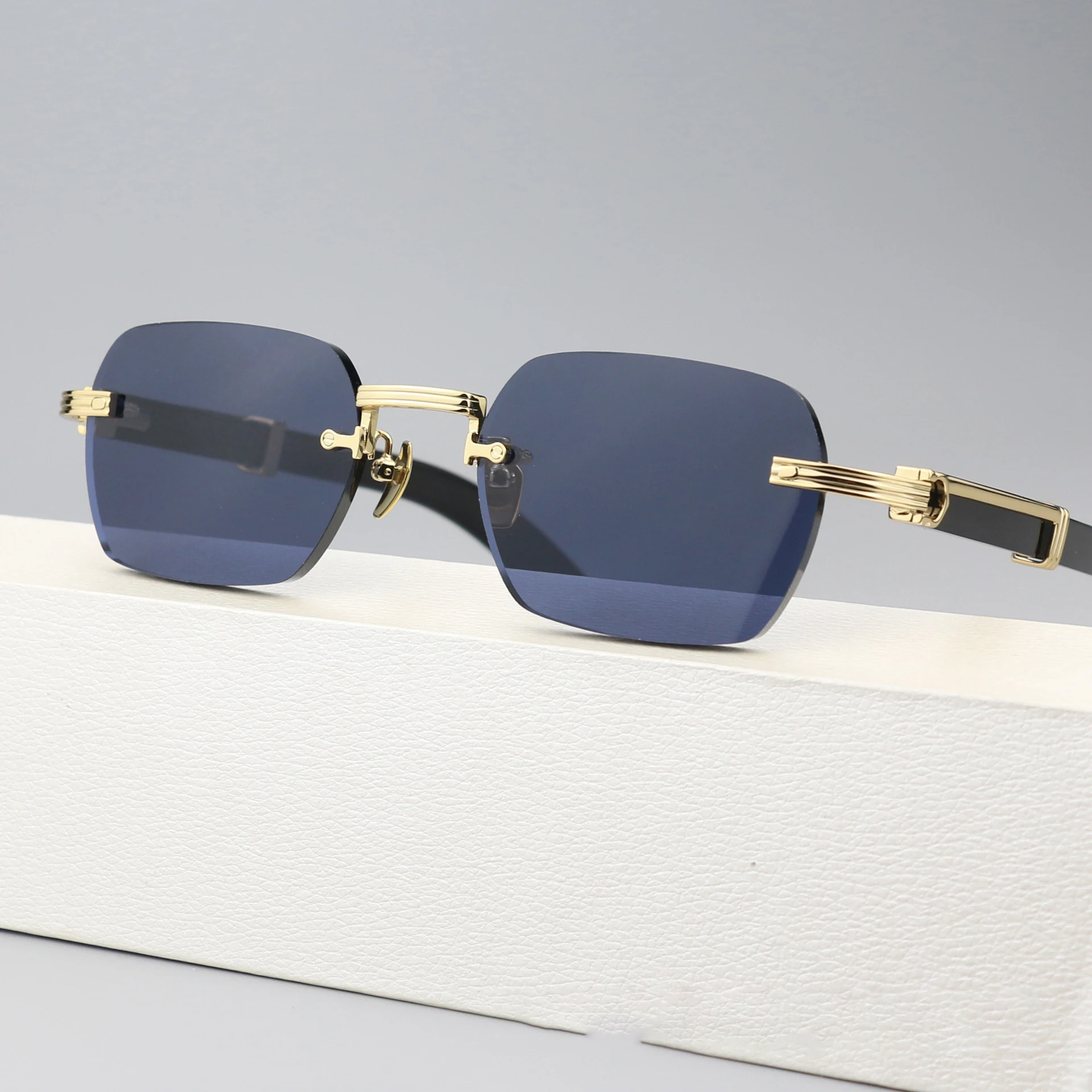 Women's Fashion Square Frame Sunglasses Natural Buffalo Horn Temple Pieces Titanium Frame Outdoor Sun Protection New Style