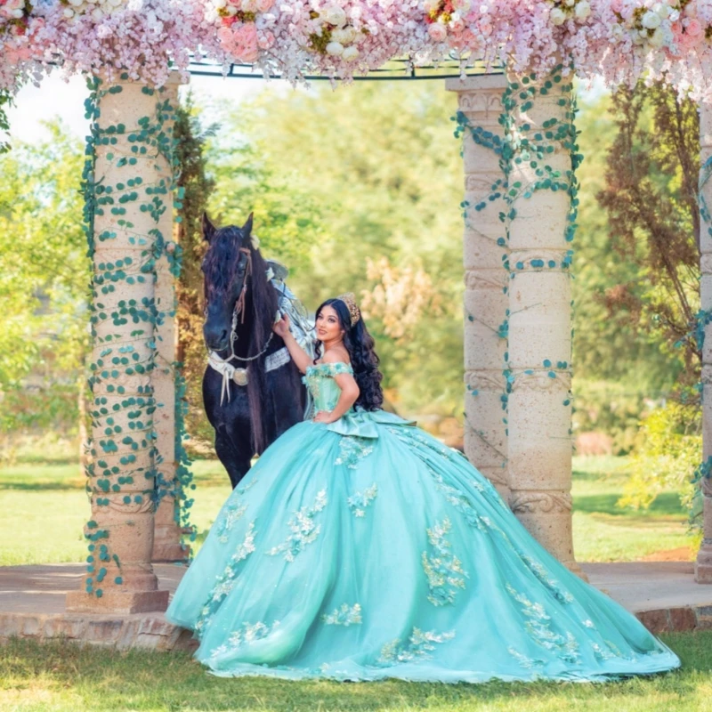 Vestidos de quinceañera de color claro personalizados con hombros descubiertos, apliques de lentejuelas, flor 3D, cola larga, lazo de tul, 15 quinceañera