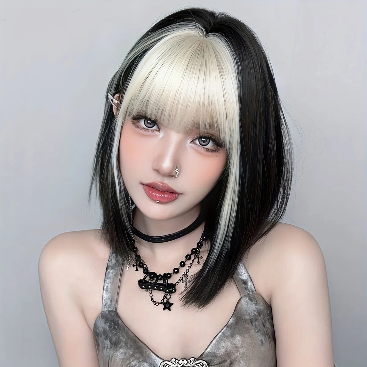 Costume Bob Wigs Short Straight Ombre Black Wig with Bangs High Density Synthetic Highlight Silvery White Wigs for Women Daily