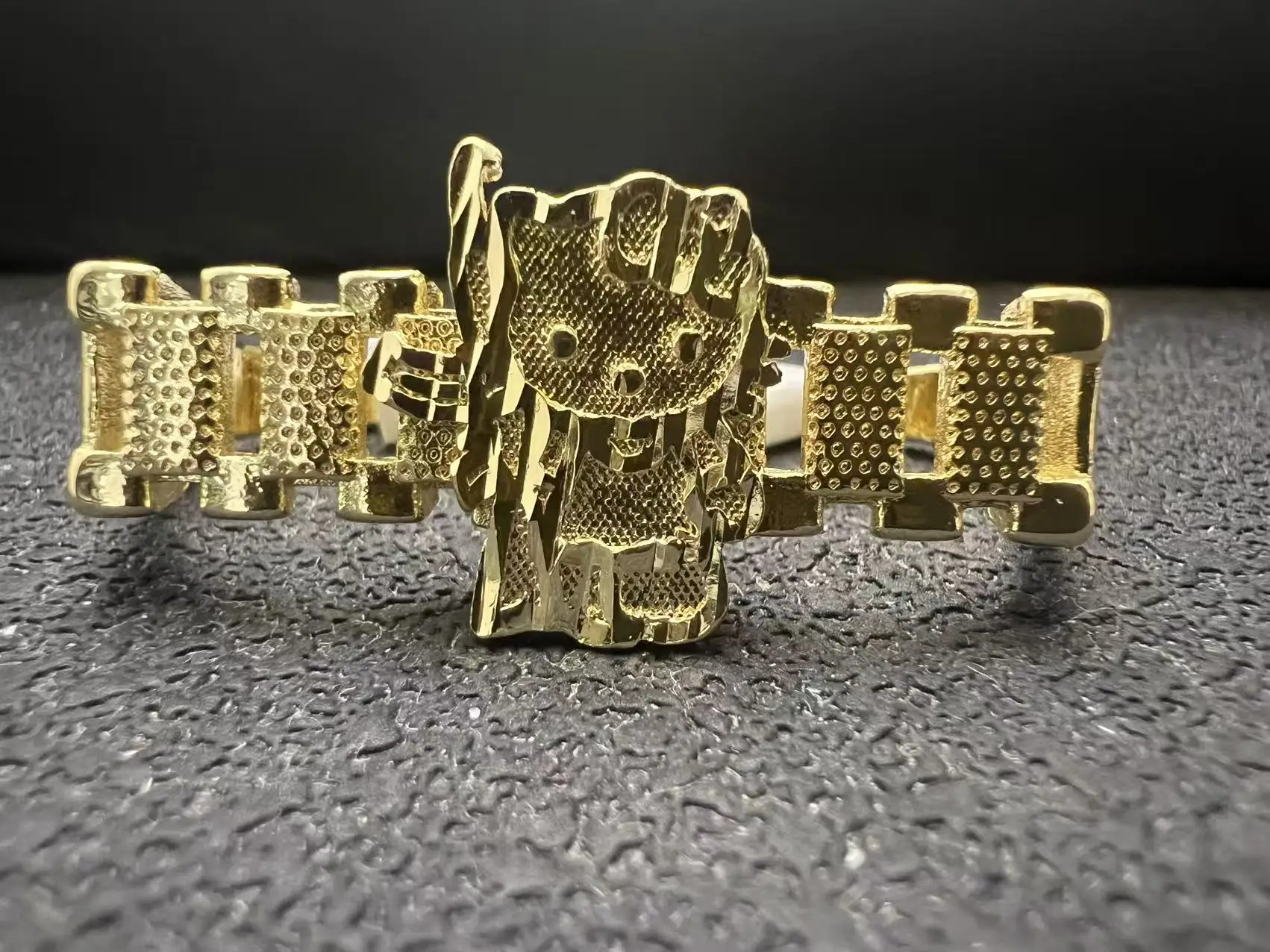 Anillo de Dos Dedos con Diseño de Hello Kitty en Oro de 14K