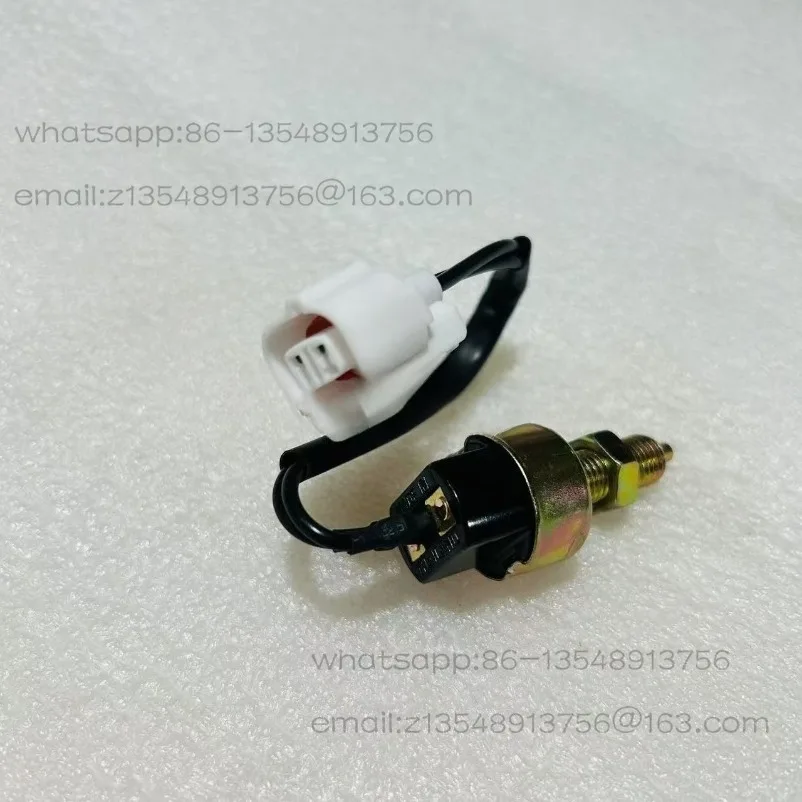 7F 8F Forklift Parts Brake Light Switch 84340-76001-71 57420-26600-71