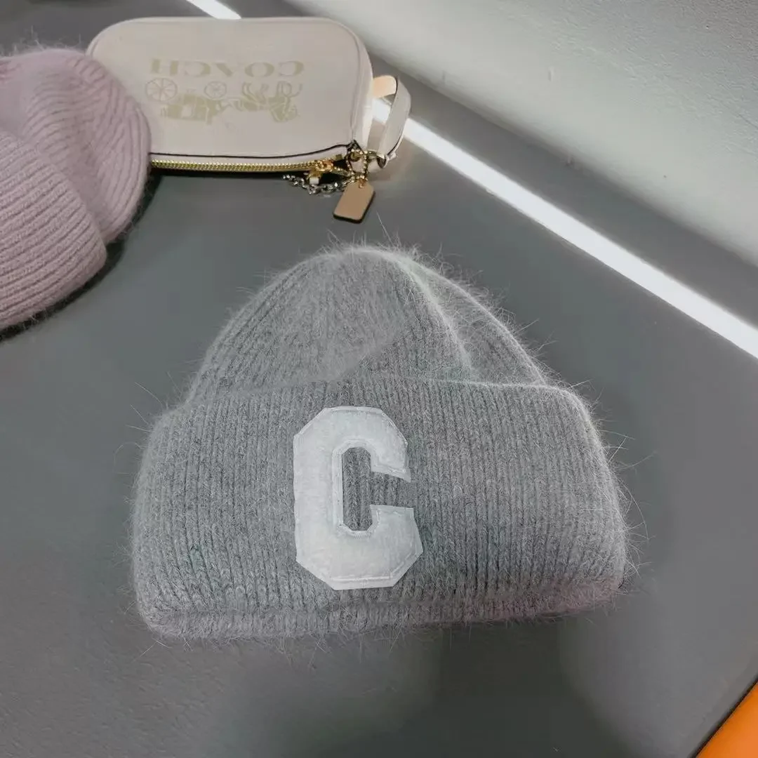 2023 neue Luxus Echt Kaninchen Fell Mützen Frauen Designer Brief C Winter Hut Mode Stricken Motorhaube Weichen, Flauschigen Warme Skullies Kappe – Detail 10