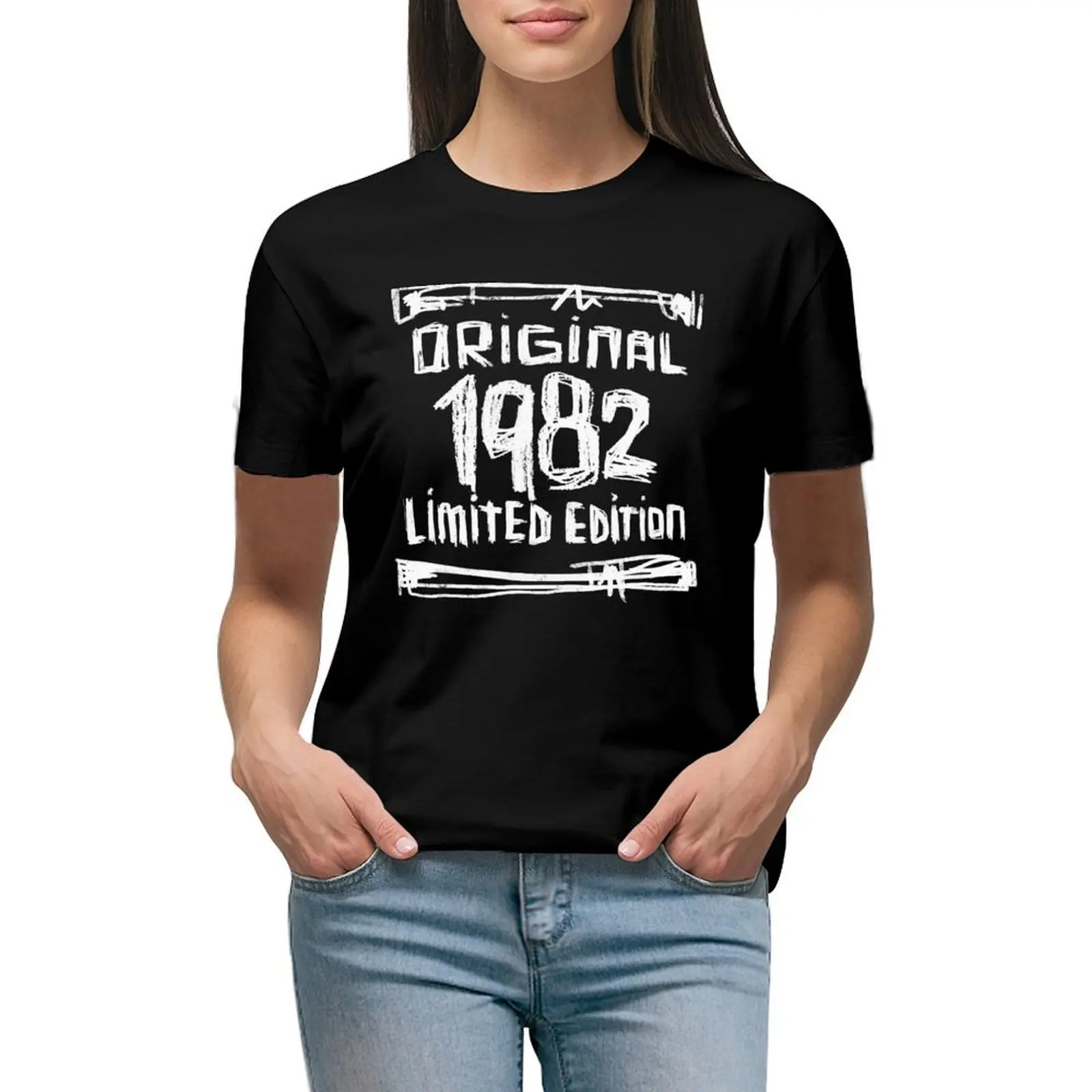 

Original Year 1982 Edition, Born in 1982 T-shirt lady clothes tees t-shirts for Women graphic tees funny