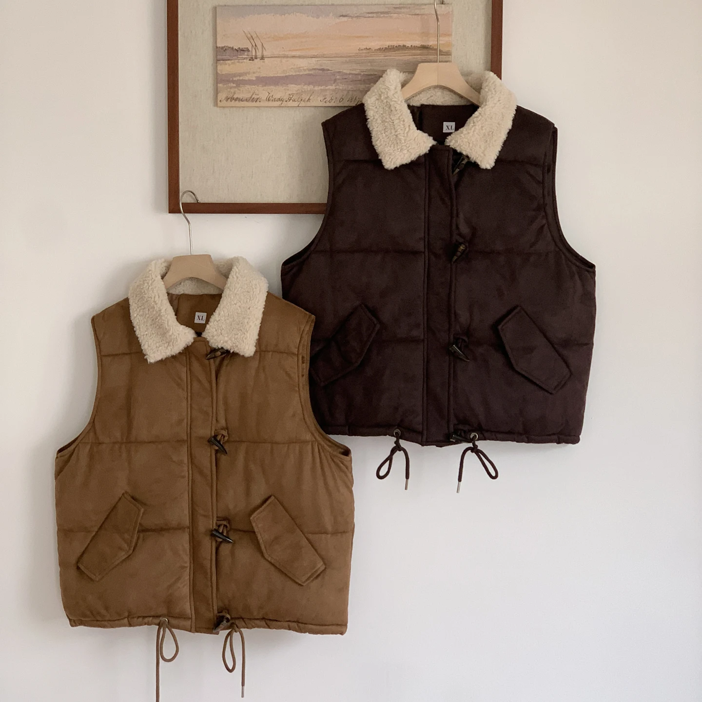 2026 New Women's Winter Faux Suede Quilted Gilet Vintage Fleece Neck Sleeveless Horn Buttons Casual Ladies Outer Garment