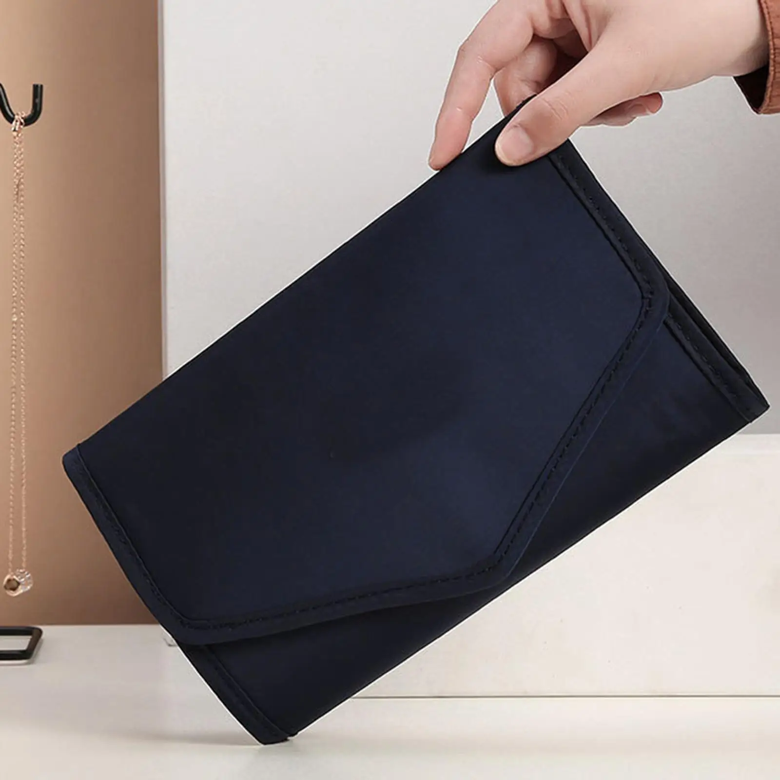 

Large Travel Jewelry Organizer Case Soft Jewelry Storage Bag for Necklaces Rings