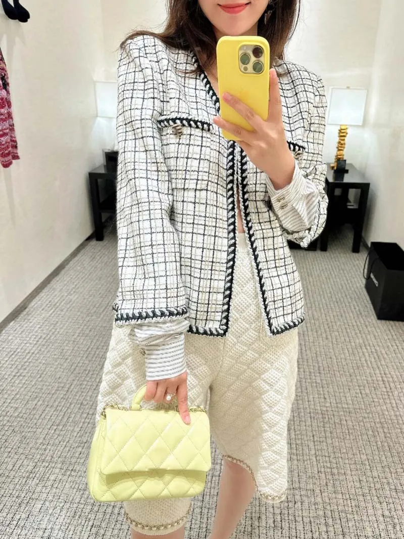 Light luxury style women's jacket, fashionable and fashionable, elegant and refined, sweet and youthful woolen jacket