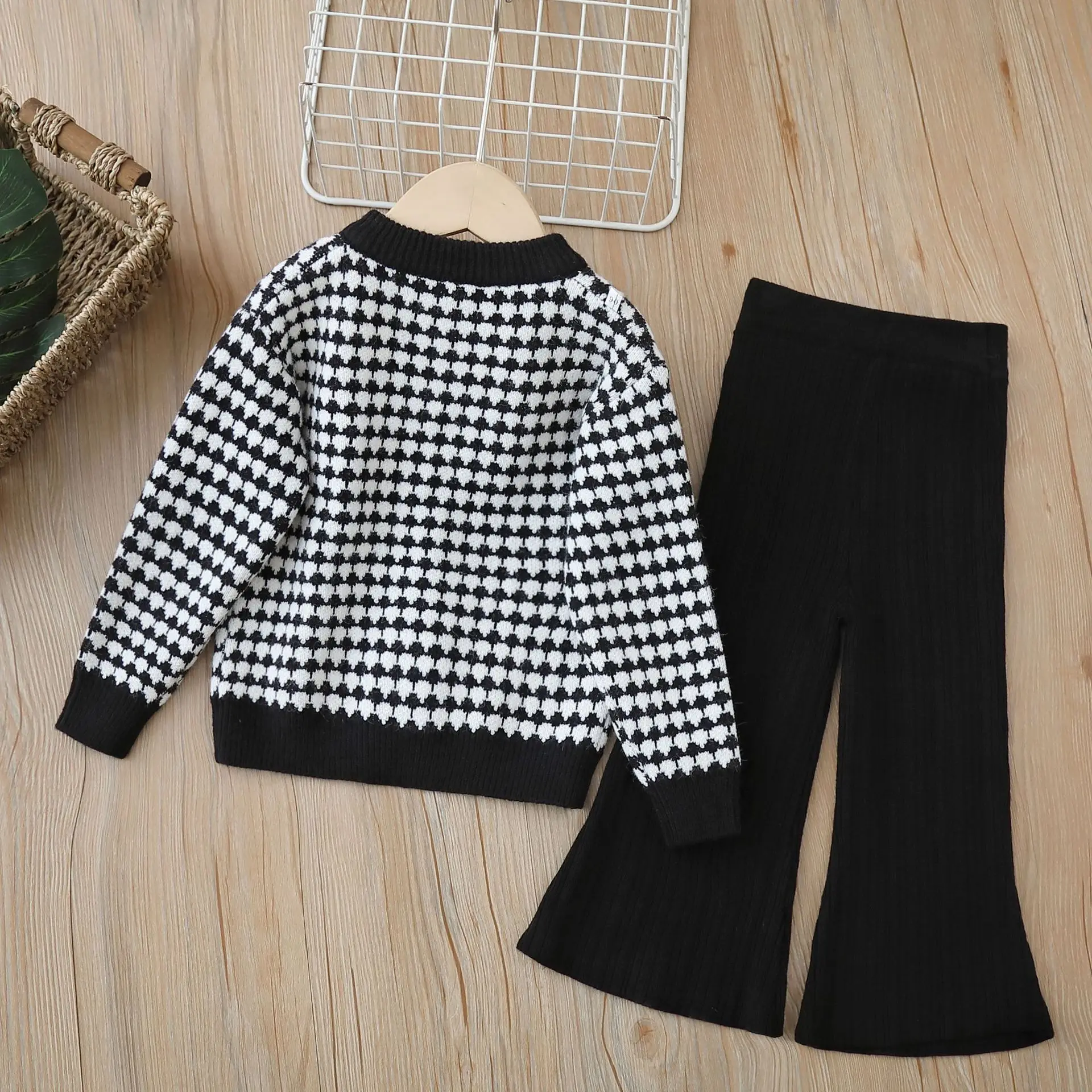 طقم سترة محبوكة مكونة من قطعتين للفتيات لخريف وشتاء 2025 سترة مربعة بنمط جديد للفتيات الصغيرات سترة صوفية #2