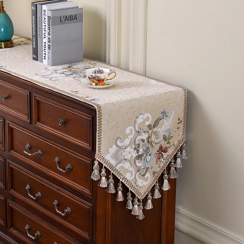 

Luxury Jacquard Table Runner European Style Retro Long Tablecloths Home TV cabinets Dinging Room Coffee Table Runner Cover Towel