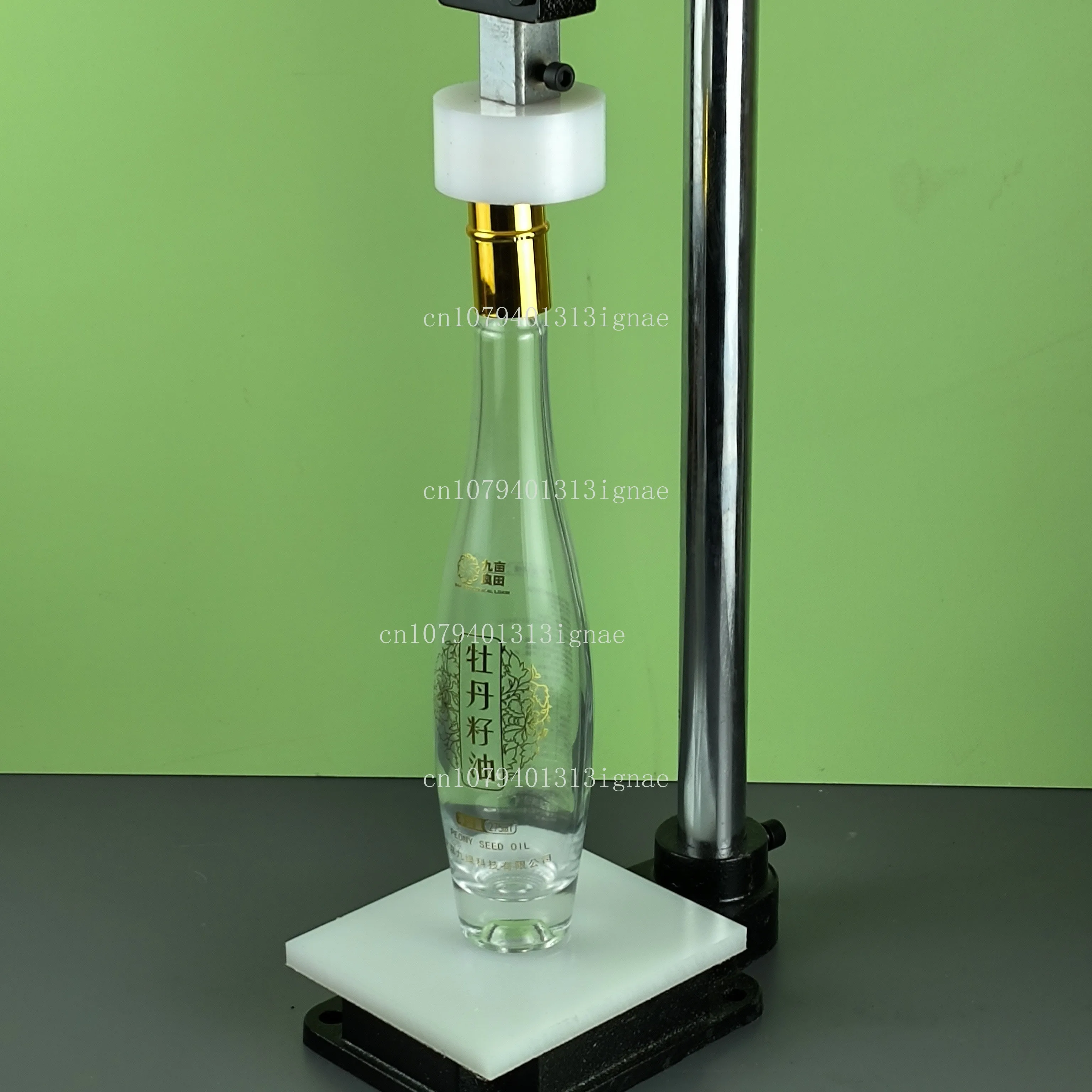 Snap-on white wine bottle sesame oil bottle soy sauce bottle capping machine sealing machine manual capping device small