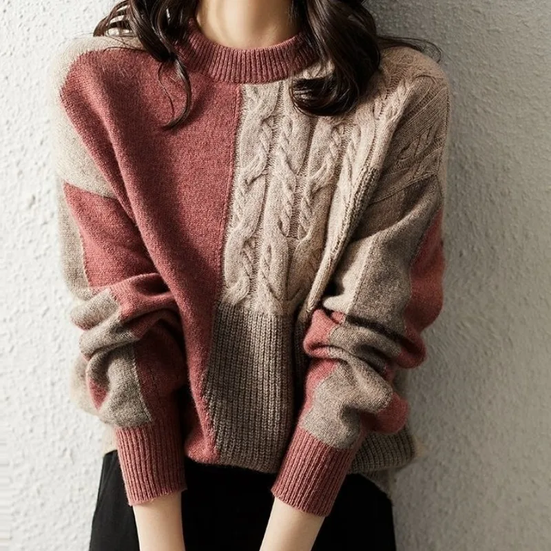 Autumn and Winter Women\'s Long Sleeve Pullover Knit Loose Underlay Geometric Screw Thread Fashion Office Lady Casual Tops